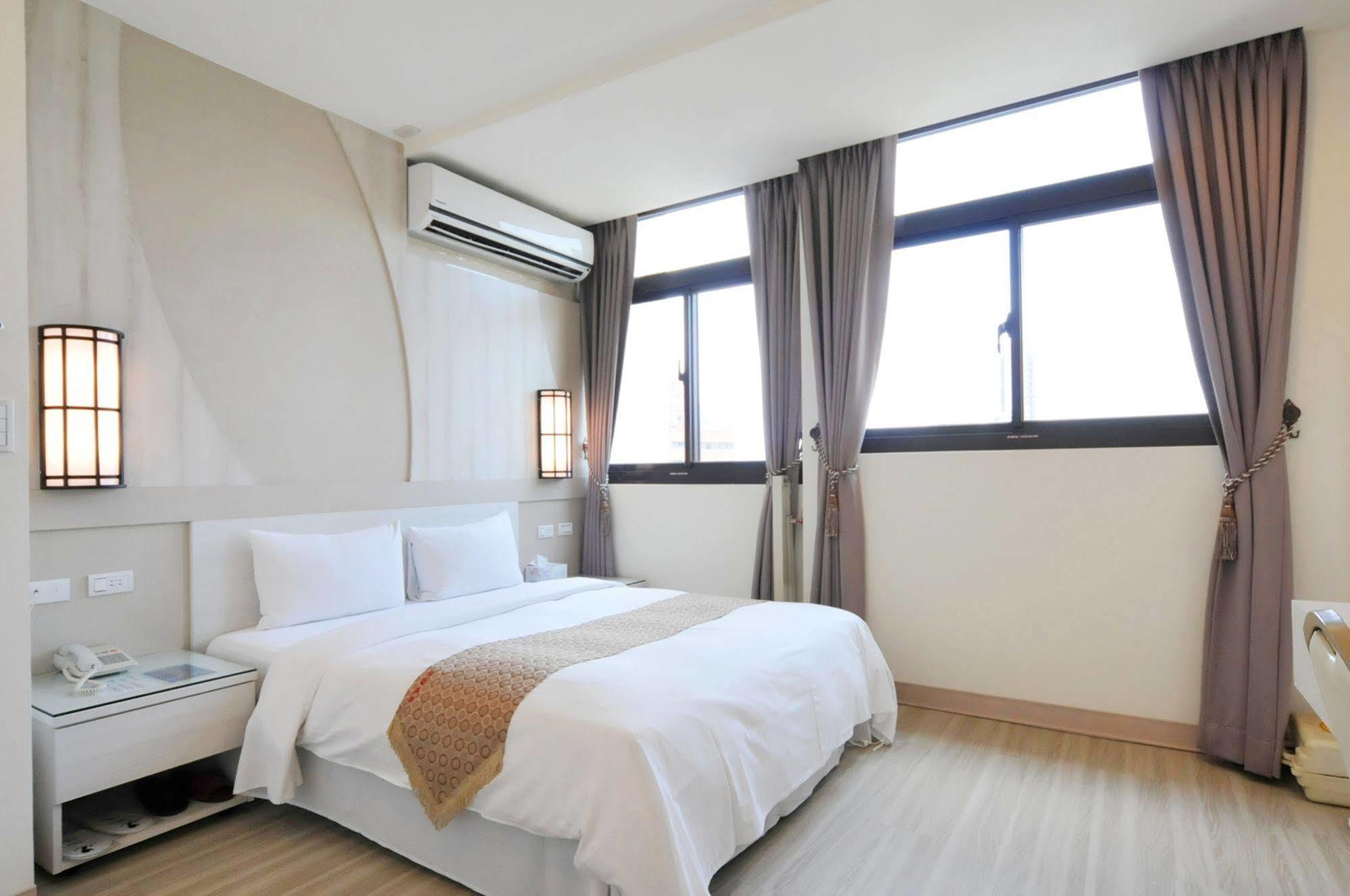 Chengdian Hotel Đài Bắc Ngoại thất bức ảnh